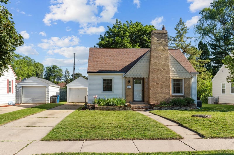 714 Baldwin Ave, Oshkosh, WI 54901-3911