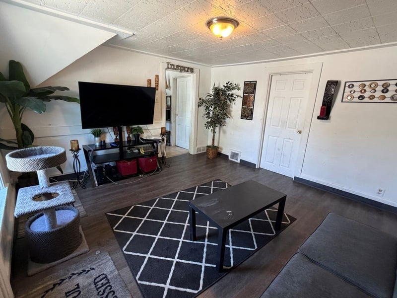 855 Elmore St, Green Bay, WI 54303-3663
