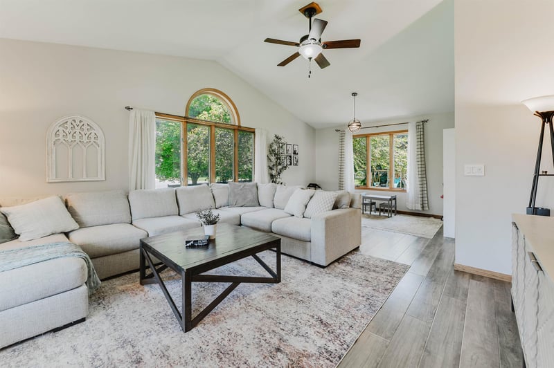 51 Overland Trl, Oshkosh, WI 54904