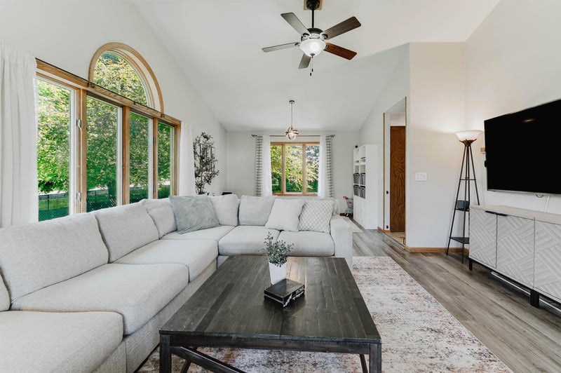 51 Overland Trl, Oshkosh, WI 54904