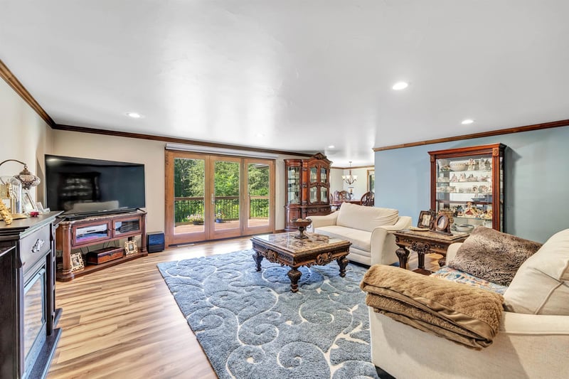 1231 Gerhardt Ln, Green Bay, WI 54313