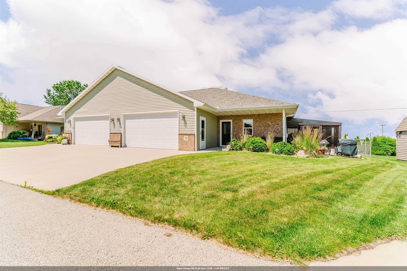 320D Evergreen Dr, Kaukauna, WI 54130
