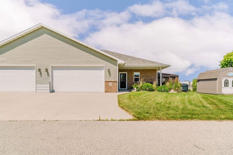 320D Evergreen Dr, Kaukauna, WI 54130