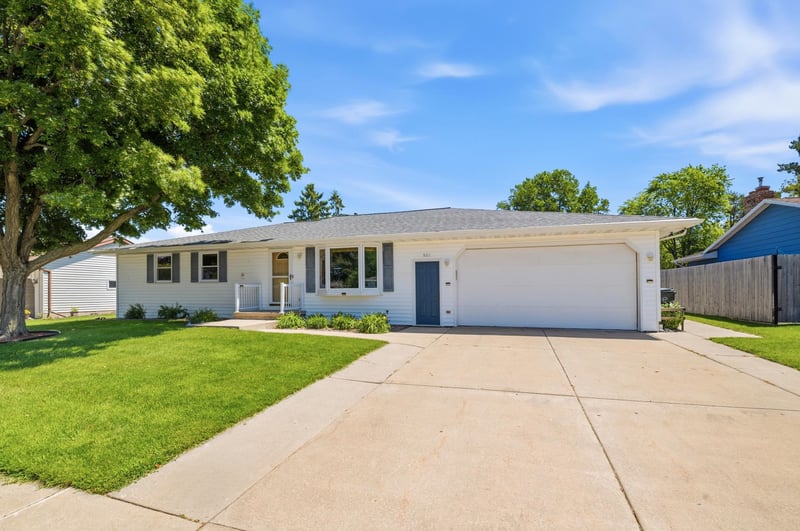 921 Outward Ave, De Pere, WI 54115