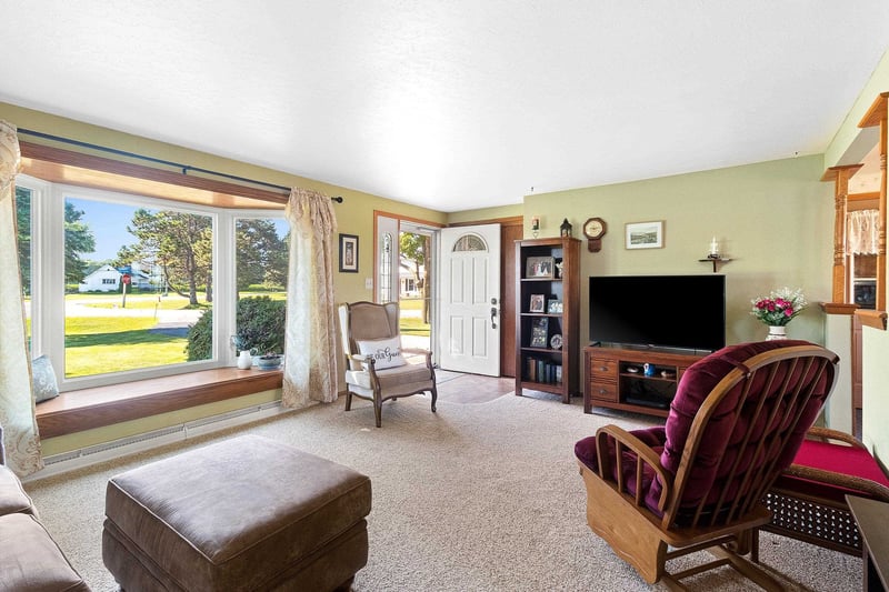 5091 Caledonia Dr, New Franken, WI 54229