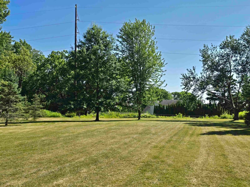 Lakeview Ct, Menasha, WI 54952