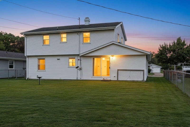 1134 Locust St, Green Bay, WI 54303