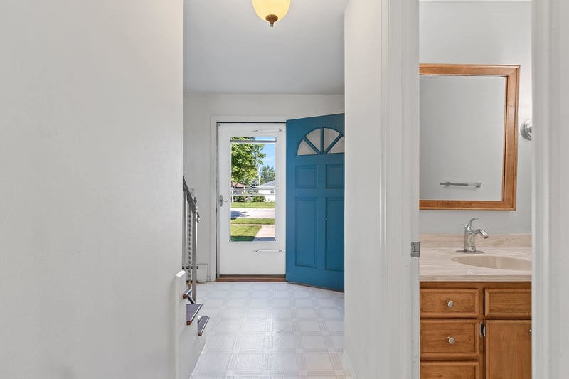 1134 Locust St, Green Bay, WI 54303