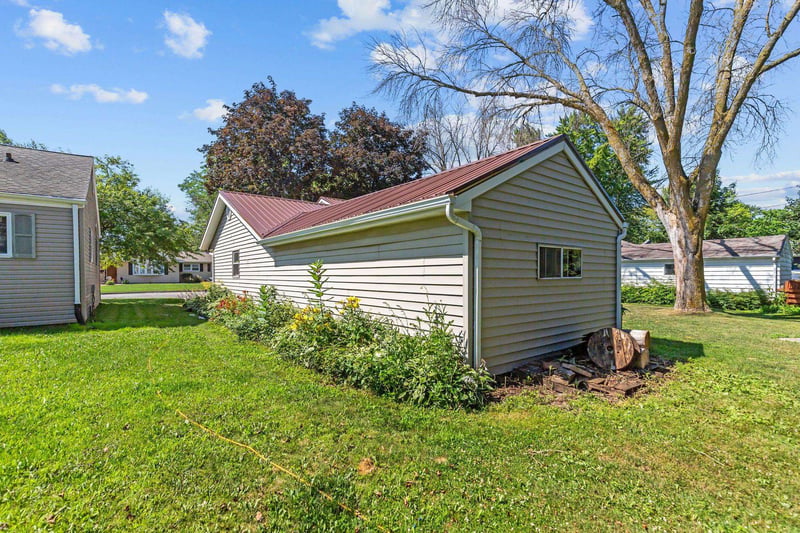 202 Wisconsin Ave, Brillion, WI 54110