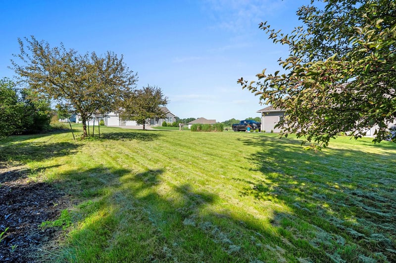 3329 Largo Ridge Dr, Green Bay, WI 54311