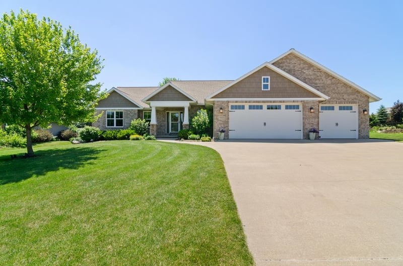 W6953 Rockdale Ln, Greenville, WI 54942