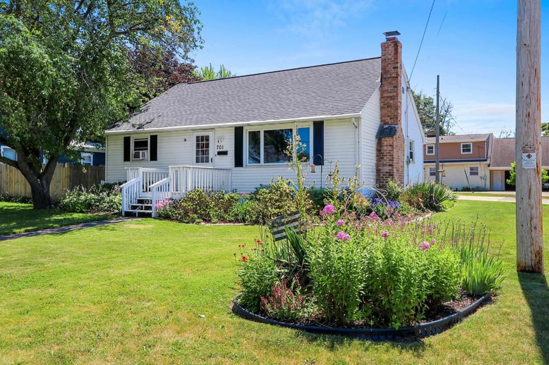 701 10th St, Kaukauna, WI 54130-2861