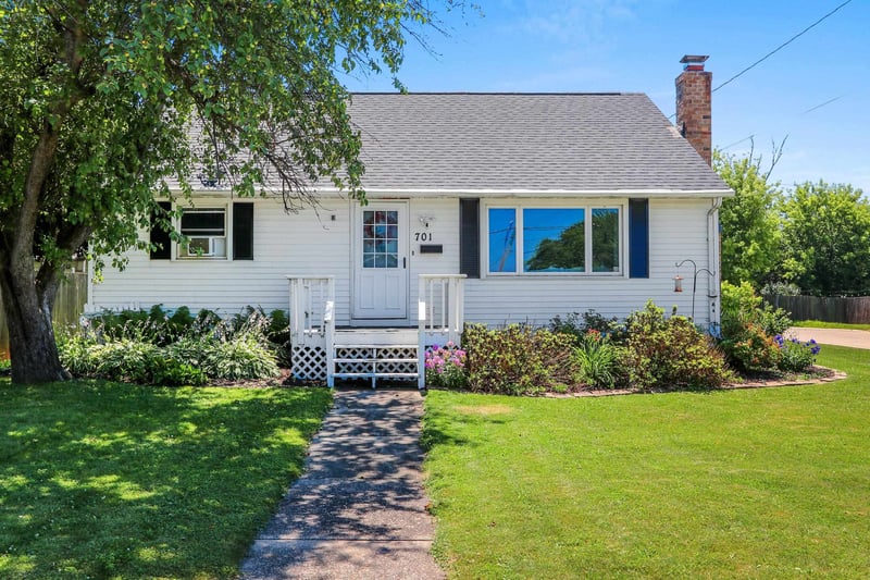 701 10th St, Kaukauna, WI 54130-2861