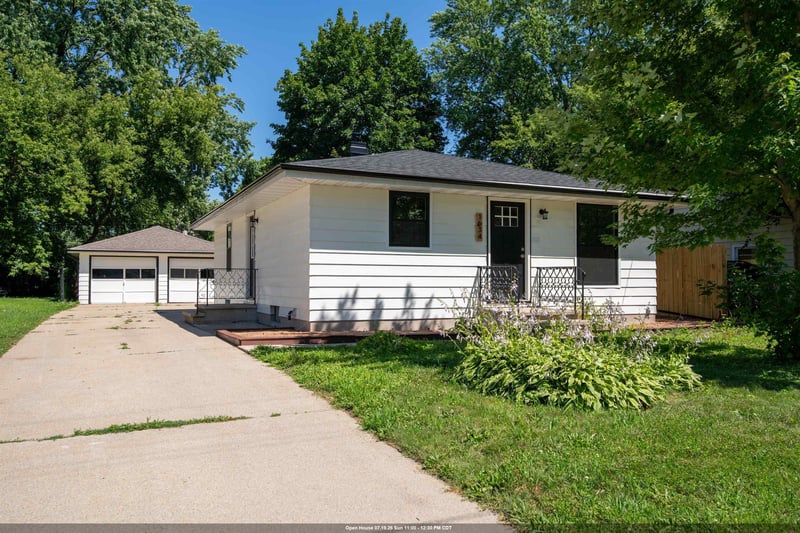 1634 Burdick St, Oshkosh, WI 54901