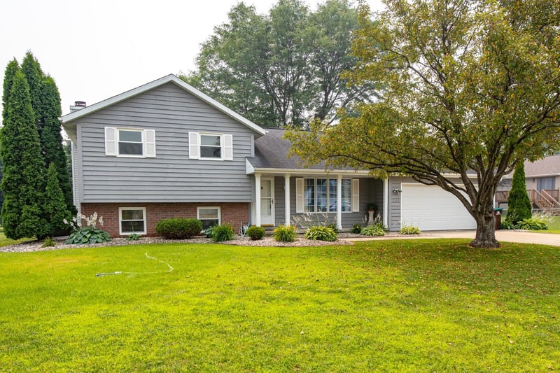 3123 Hiawatha Dr, Appleton, WI 54914