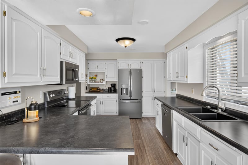 1229 Appleton St, Menasha, WI 54952