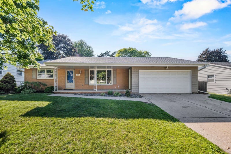 1038 Crawford St, Green Bay, WI 54304