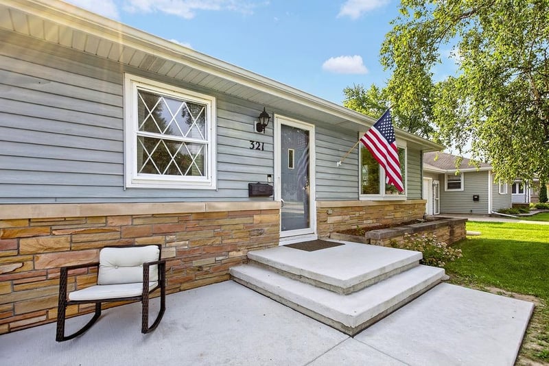 321 Linda St, Kimberly, WI 54136-1738