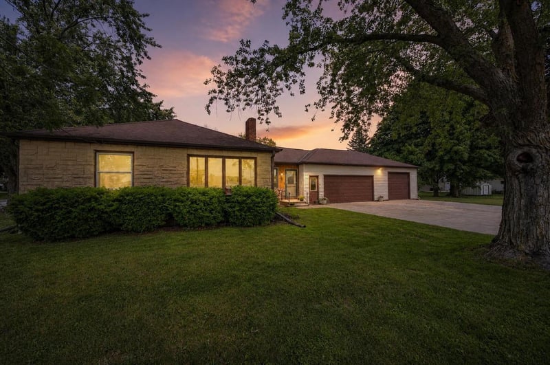 306 Elm St, Luxemburg, WI 54217