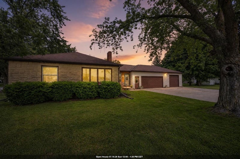 306 Elm St, Luxemburg, WI 54217