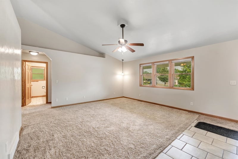 3533 Leeds Castle Dr, Green Bay, WI 54313-7488