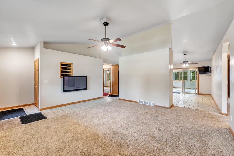 3533 Leeds Castle Dr, Green Bay, WI 54313-7488