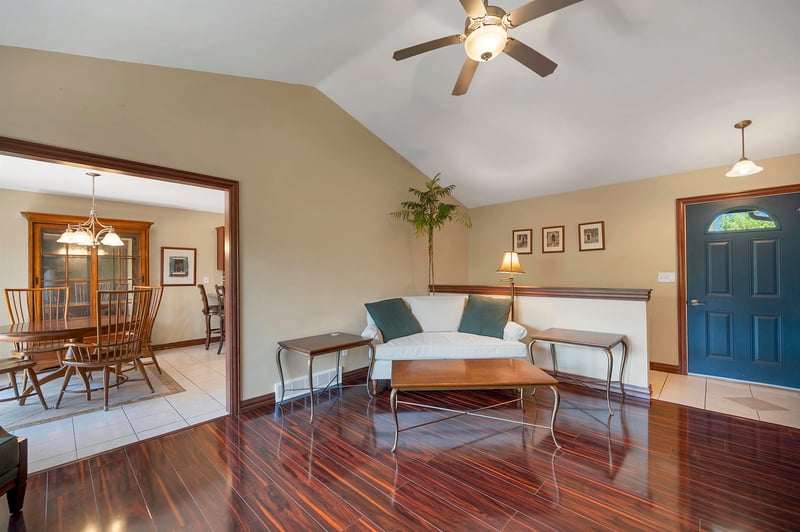 752 Killarny Trl, De Pere, WI 54115