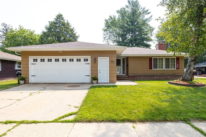 150 Lee St, Appleton, WI 54915