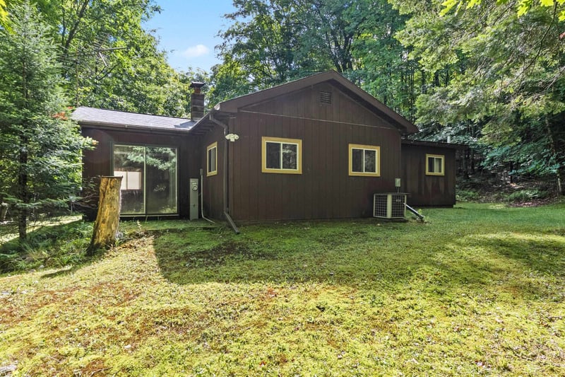 11339 Old 8 Rd, Crandon, WI 54520