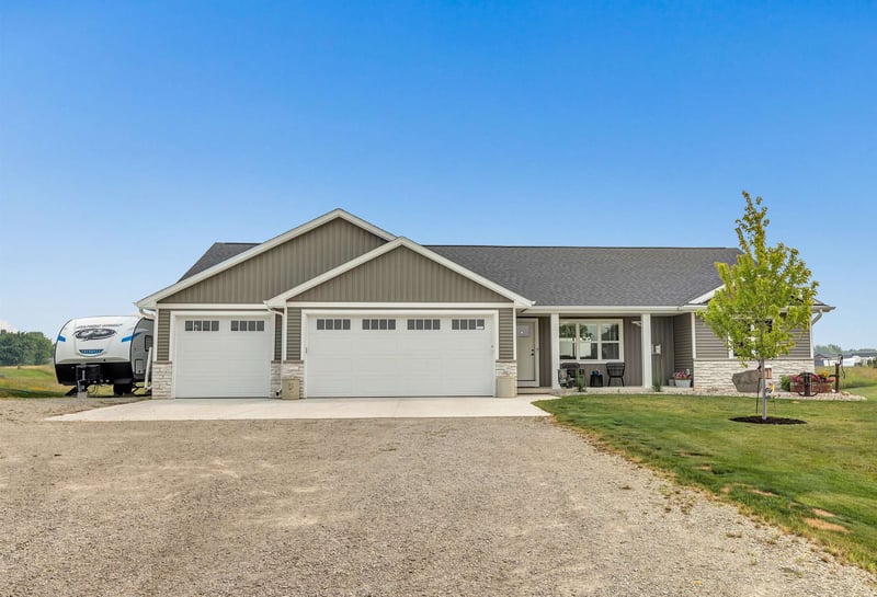 7542 Highland Meadow Ct, Pulaski, WI 54162