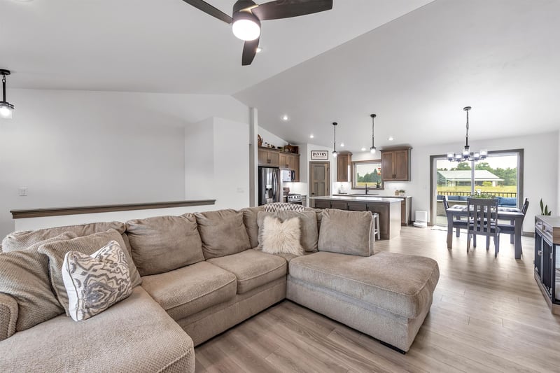 7542 Highland Meadow Ct, Pulaski, WI 54162