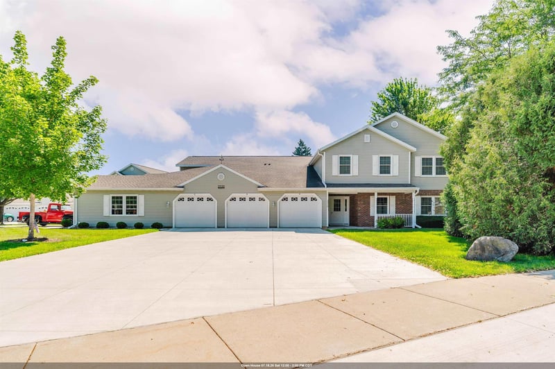 2520 Village Ln #A, Oshkosh, WI 54904-8357
