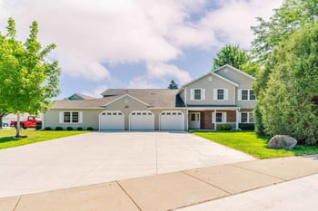 2520 Village Ln #A, Oshkosh, WI 54904-8357