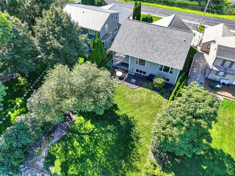 4666 Island View Dr, Oshkosh, WI 54901