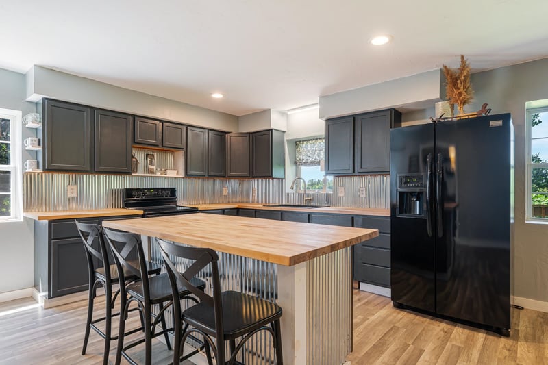 N5566 County Rd Ee, Seymour, WI 54165-8337