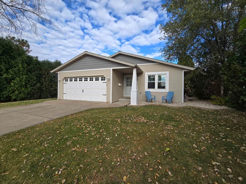 638 Butler St, De Pere, WI 54115-1204