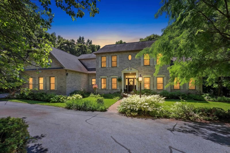4950 Plummers Point Rd, Oshkosh, WI 54904-7048