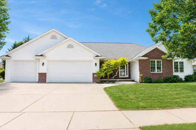 4801 N Benview Ct, Appleton, WI 54913-9313