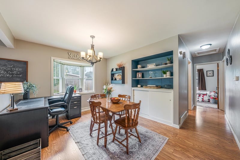 1651 Wisconsin St, Oshkosh, WI 54901-2876