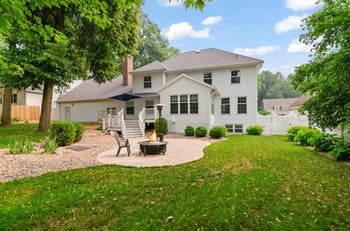 2078 Sandalwood Ct, Green Bay, WI 54304-1947