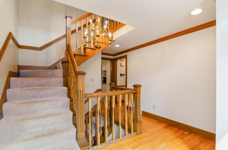 2078 Sandalwood Ct, Green Bay, WI 54304-1947