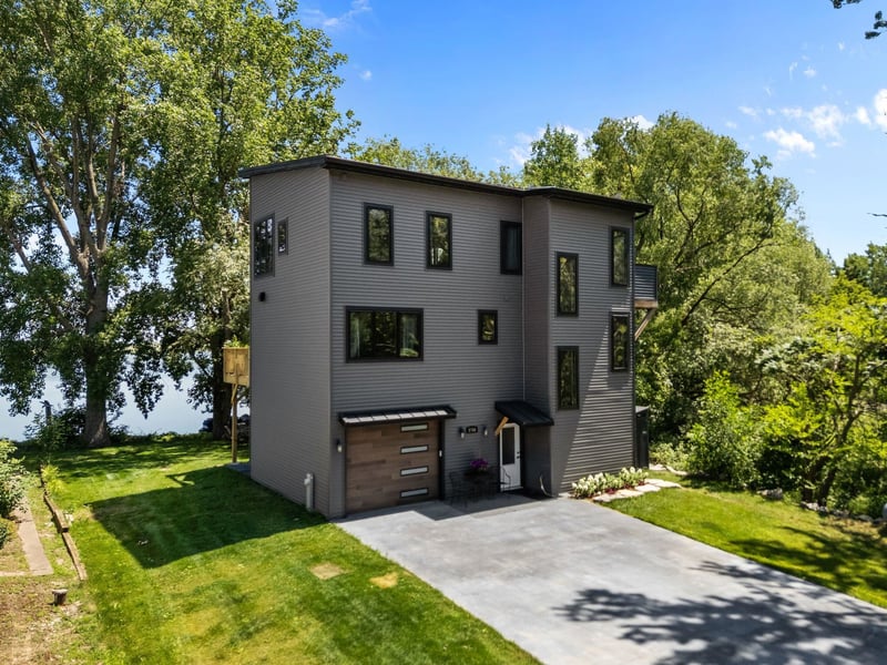 2754 Harbor Lights Ln, Suamico, WI 54173