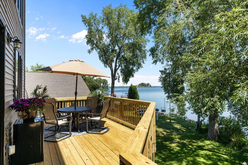 2754 Harbor Lights Ln, Suamico, WI 54173
