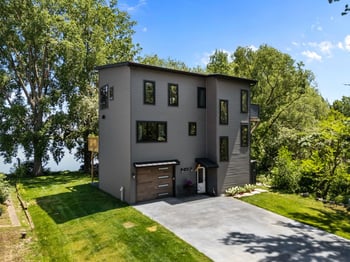 2754 Harbor Lights Ln, Suamico, WI 54173