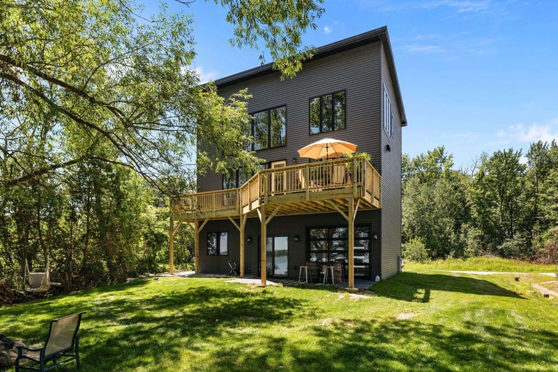 2754 Harbor Lights Ln, Suamico, WI 54173