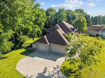 1570 Mcintosh Ct, Oshkosh, WI 54904
