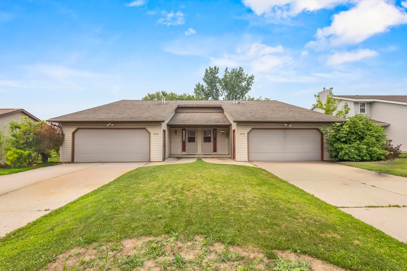 2958 Sorenson Dr, Green Bay, WI 54303