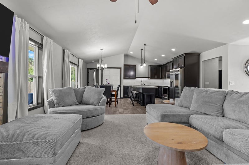 N8973 Spring Valley Rd, Menasha, WI 54952