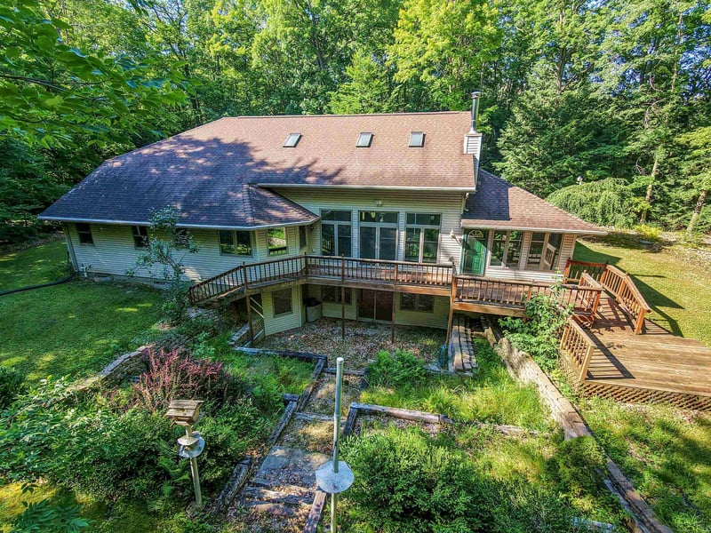 5262 Maple Ln, Oconto Falls, WI 54154