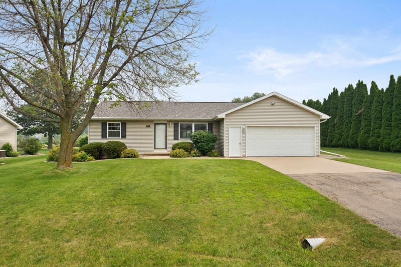 N162 Hopfensperger Rd, Appleton, WI 54915
